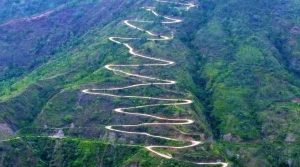 भोजपुर-बेहेर नागबेली सडकको दृश्यले पर्यटकलाई आकर्षित गर्दै