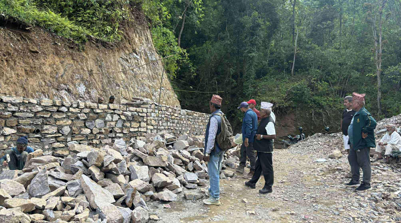 निर्माण व्यवसायीले काम नगर्दा हरिचौर-मल्म-पाण्डवखानी सडक अधुरो