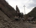 पहिरोका कारण यी सडकहरु छन् अवरुद्ध पहिरोका कारण यी सडकहरु छन् अवरुद्ध