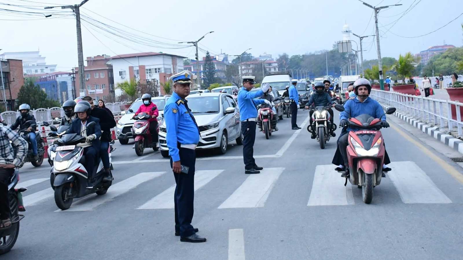 उपत्यकामा नियम उल्लङ्घन गरी सवारी चलाउनेविरुद्ध कडा निगरानी