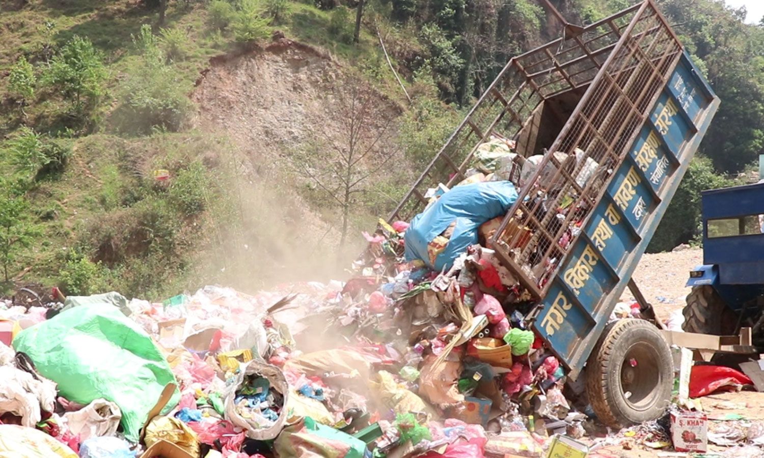 बिक्री हुन थाल्यो तम्घासमा फोहोर