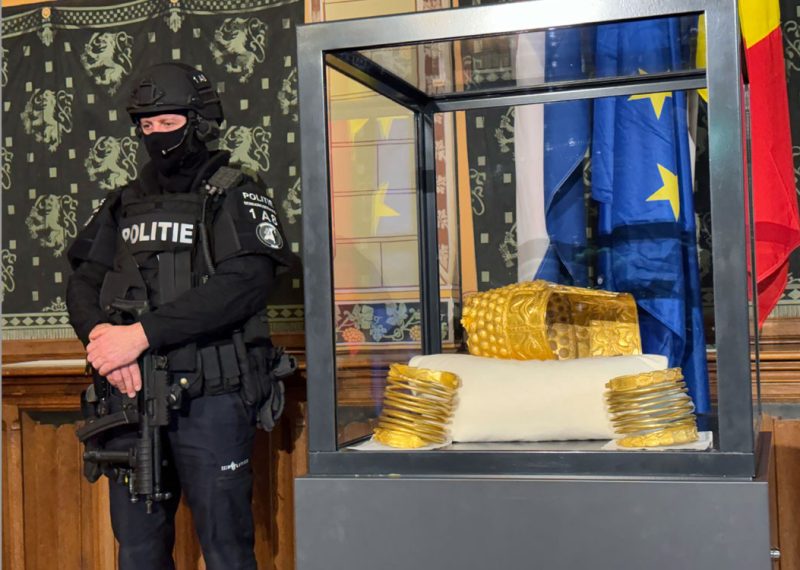 चोरीपछि सुनौलो हेलमेट फिर्ता