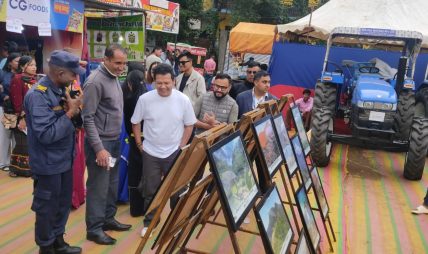 तस्बिरमार्फत गुल्मी चिनाउँदै दिनेश