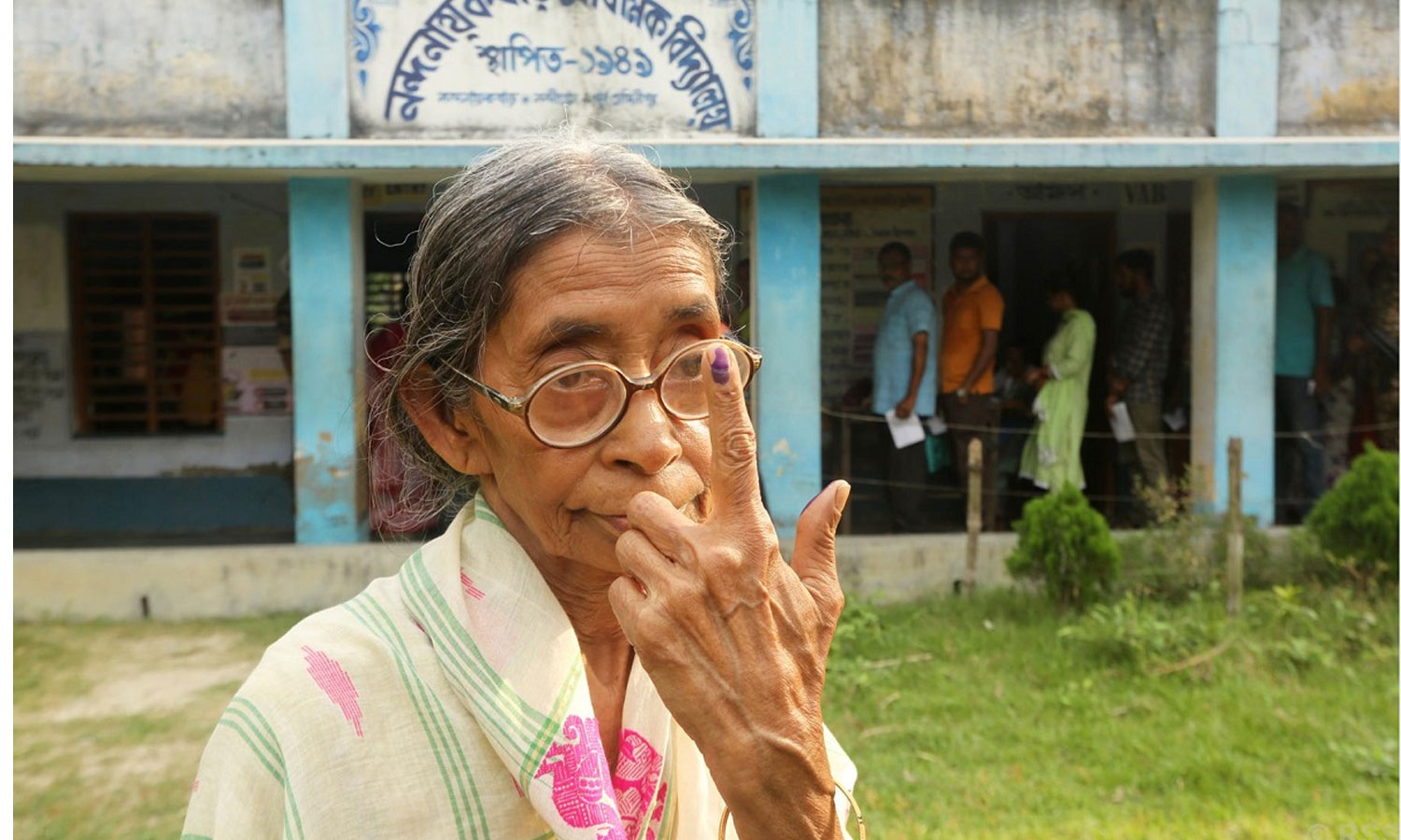 मतदाता सूची विवादबीच पश्चिम बङ्गालमा मतदान सुरु