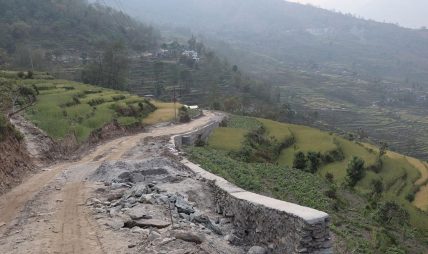 ताकम-हिलापोखरी-सोलवाङ सडक स्तरोन्नति सुरु