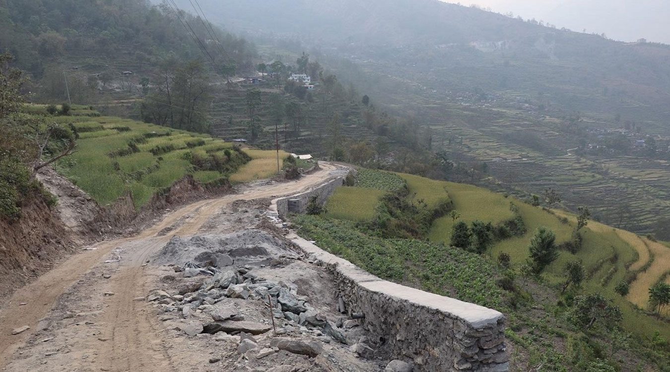 ताकम-हिलापोखरी-सोलवाङ सडक स्तरोन्नति सुरु