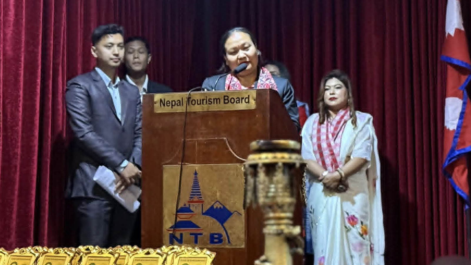 आरोग्य पर्यटन वृत्तचित्र प्रदर्शनमा योगी भट्टको साधना : हिमाली शून्य तापक्रममा निवस्त्र योग अभ्यासले सबै स्तब्ध