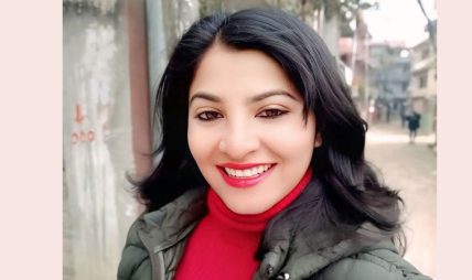कविता : छारो बनाई घर