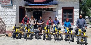 स्याउ र आलुजोनमा सूचीकृत मुस्ताङका किसानलाई अनुदानमा हाते ट्याक्टर