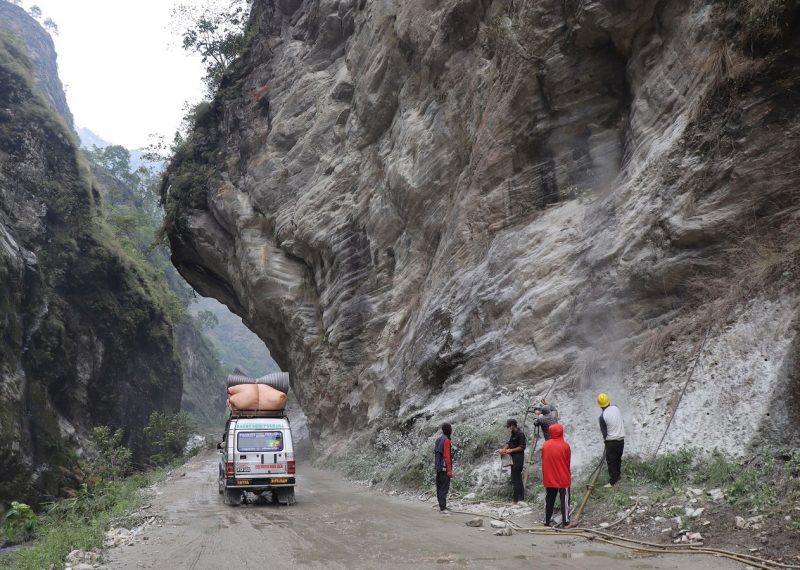 कालीगण्डकी करिडोर : बिस्फोटक पदार्थको प्रयोग गरी सडक विस्तार सुरु