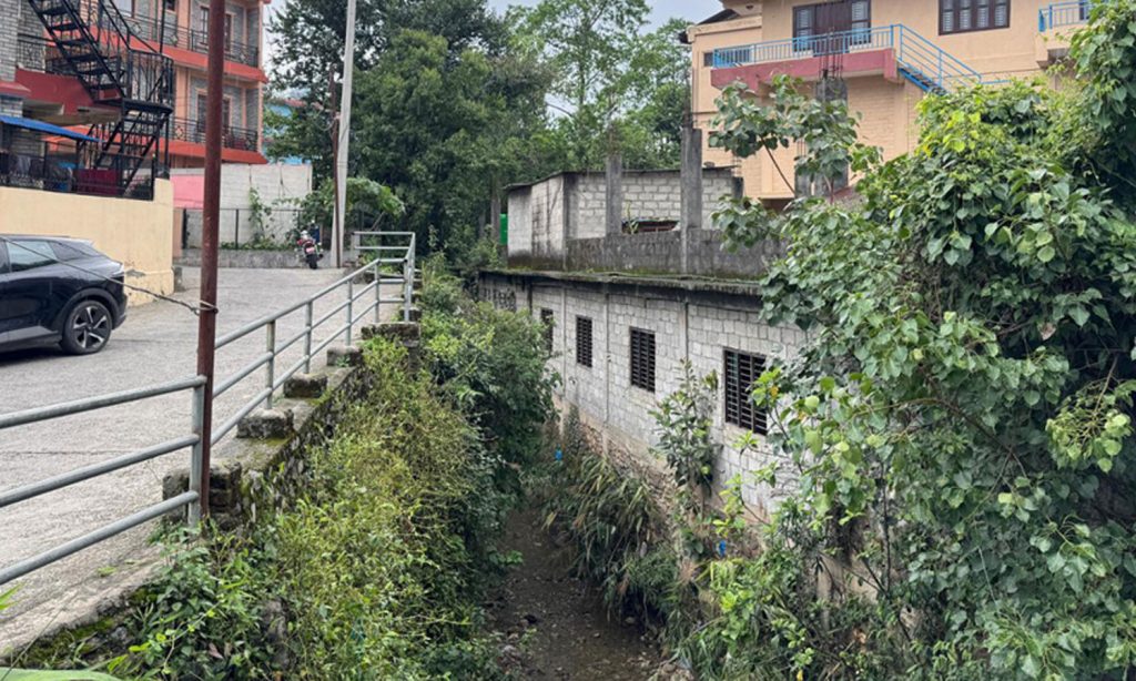 अतिक्रमित फिर्के खोलालाई प्राकृतिक बहावमा ल्याइँदै