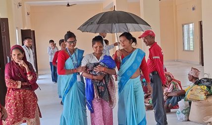 विपद् मा नसर्ने रोगी उच्च जोखिममा : भजनी र लालझाडीद्वारा ‘पेन डी प्याकेज’ लाई नीति तथा कार्यक्रममा समावेश गराउँदै