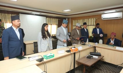 सभामुखसमक्ष प्रतिनिधिसभा सचिवको शपथ