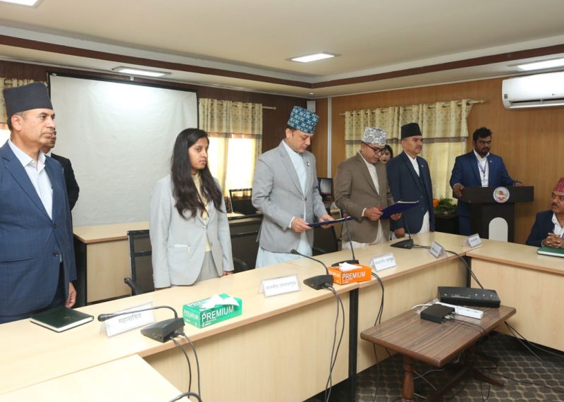 सभामुखसमक्ष प्रतिनिधिसभा सचिवको शपथ