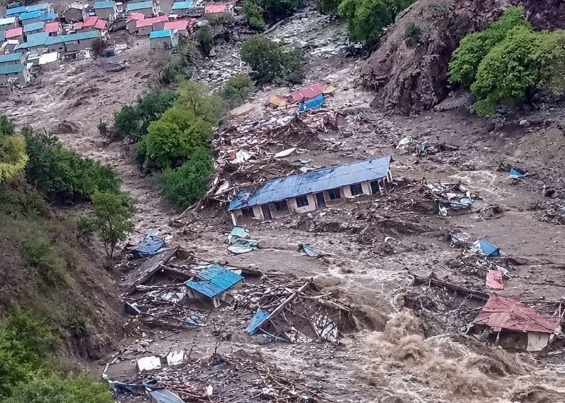 हुम्लाको नेप्का गाउँमा पहिराले विद्यालय भवन बगायो
