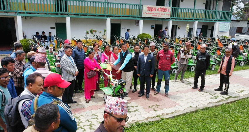 पालिकाले दियो तीन सय बढी किसानलाई हातेट्याक्टर