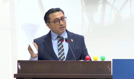 प्रधानमन्त्रीले संसदमा दिनुपर्ने जवाफ अर्थमन्त्रीले दिने प्रधानमन्त्रीले संसदमा दिनुपर्ने जवाफ अर्थमन्त्रीले दिने
