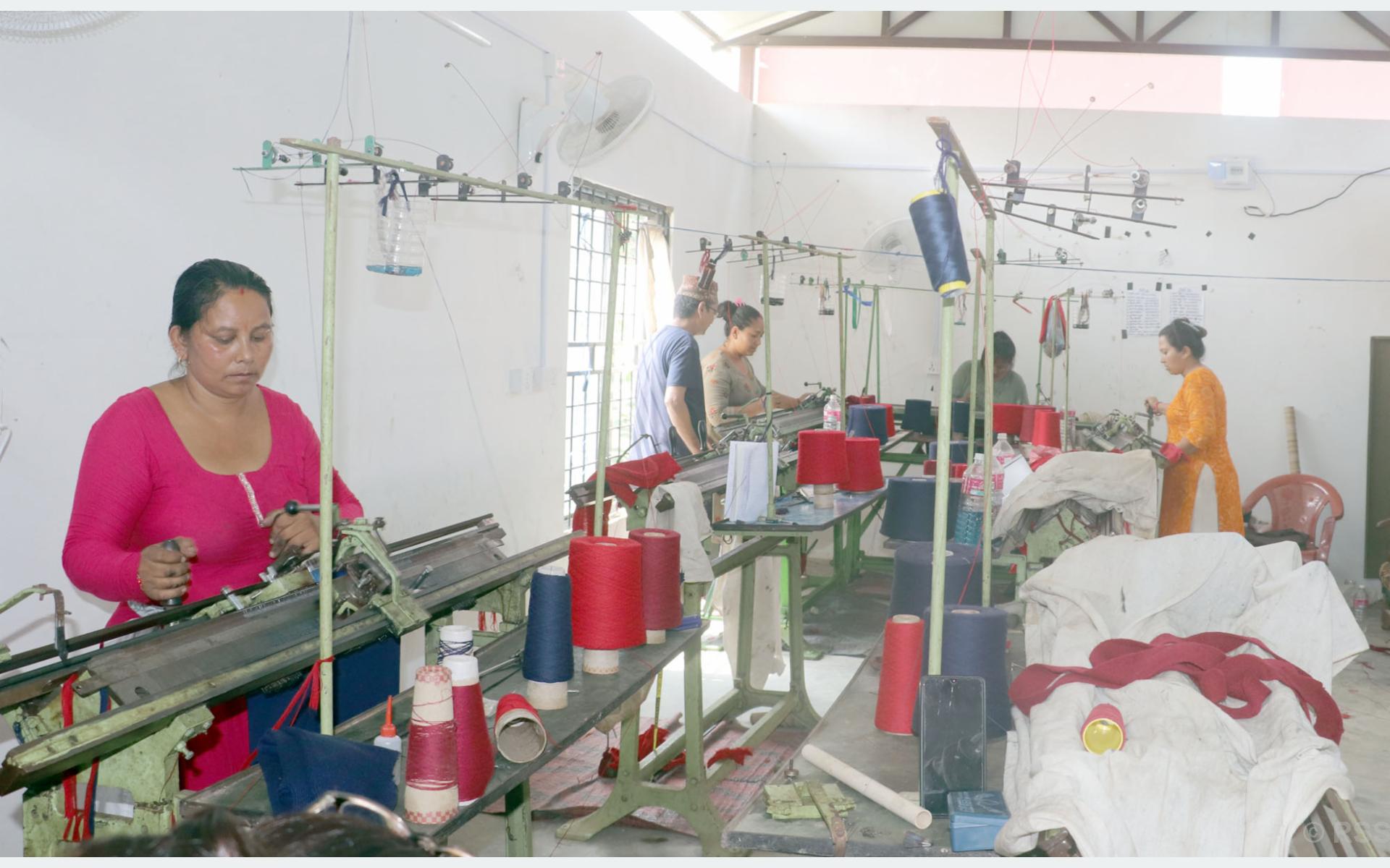 आत्मनिर्भर बन्न सीप सिक्दै पाल्पाका महिला
