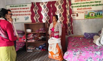 ‘महिनावारी आराम कक्ष’ स्थापनापछि नियमित विद्यालय आउन थाले किशोरीहरु
