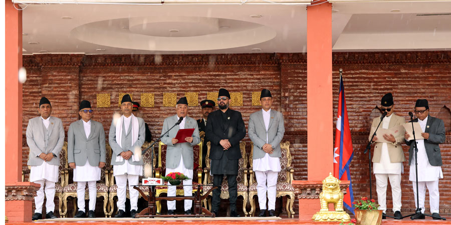 नवनियुक्त मन्त्रीद्वय गुरुङ र पुनद्वारा पद तथा गोपनियताको शपथ ग्रहण