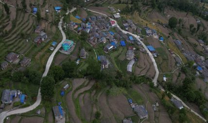 सडक स्तरोन्नतिपछि २० मिनेटको बाटो ५ मिनेटमै छोटियो सडक स्तरोन्नतिपछि २० मिनेटको बाटो ५ मिनेटमै छोटियो
