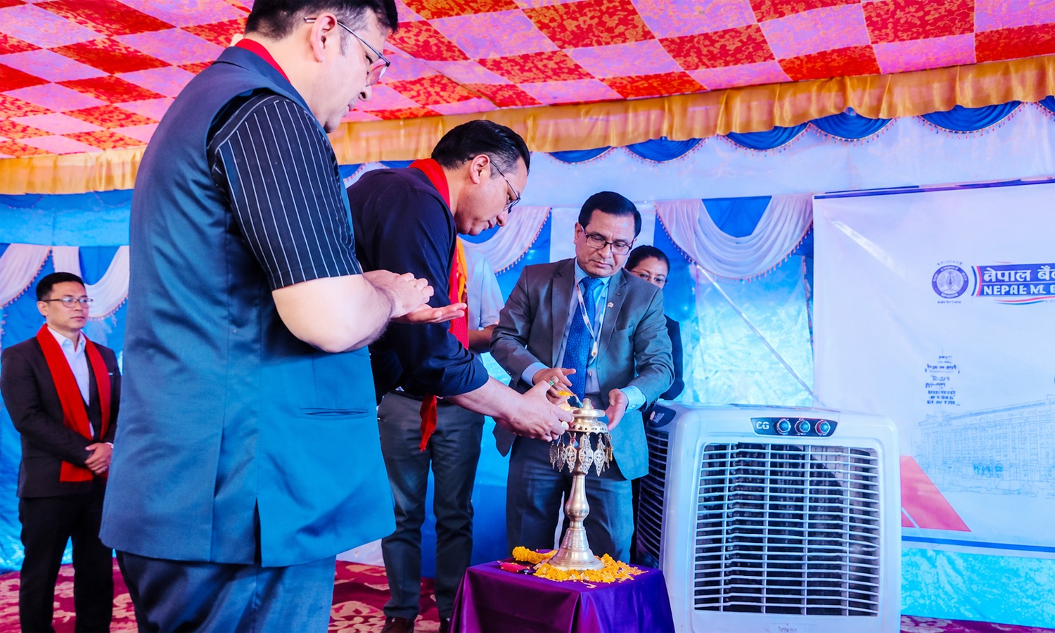 ठगीको अभियोगमा तीन जना पक्राउ