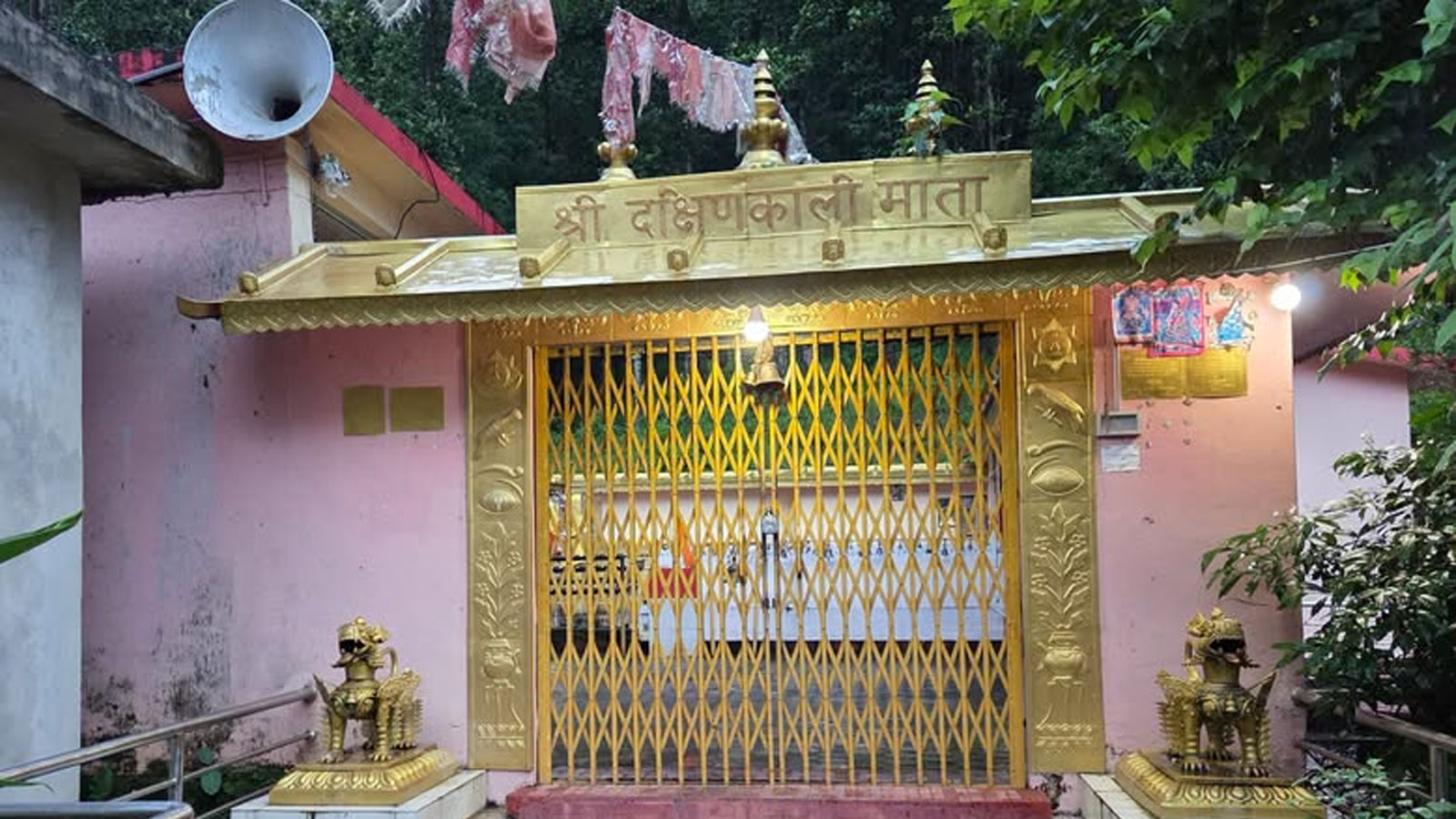 हेटौँडाको दक्षिणकाली मन्दिरमा दर्शनार्थीको आकर्षण