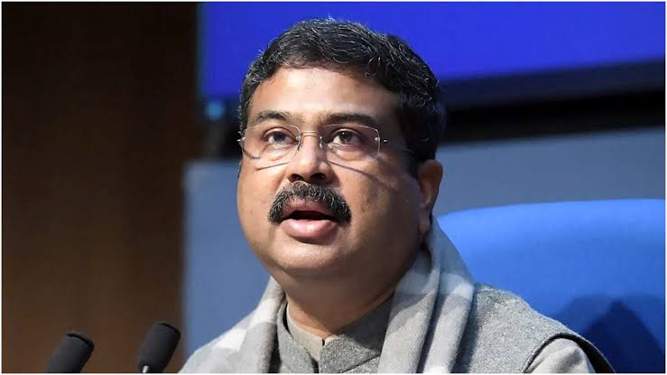 भारतीय शिक्षामन्त्री धर्मेन्द्र प्रधानले दिए राजीनामा