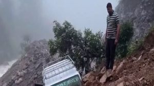 बर्खायाममा सडक विस्तारको कामले आवातजावतमा सास्ती