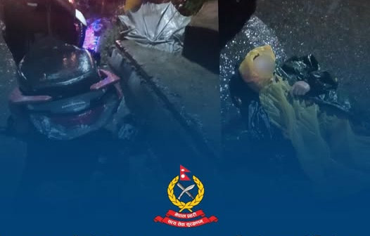 तीनथानामा स्कुटर र मिनी ट्रक ठोक्किँदा दुई जनाको मृत्यु