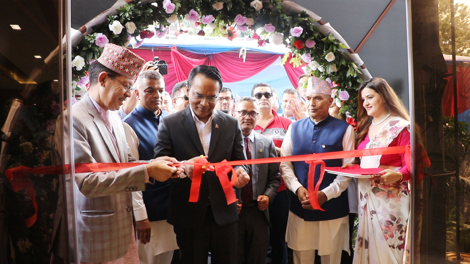 गरिमा विकास बैंककोे नवनिर्मित केन्द्रिय कार्यालय उद्घाटन