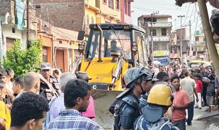 जनकपुरका पोखरीलाई अतिक्रमणमुक्त बनाउन डोजर चलाइयो