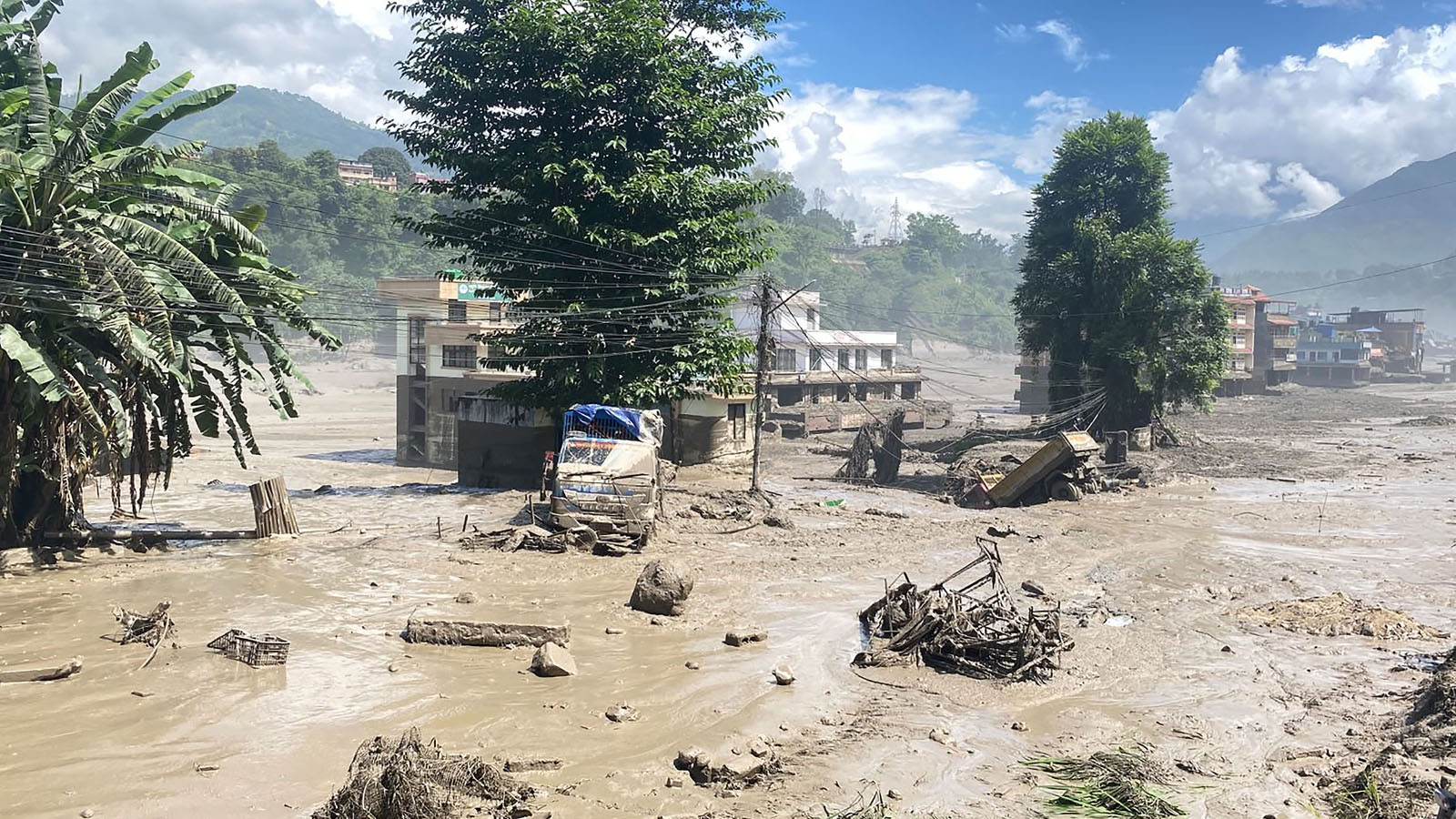 लाङटाङ खोला जलविद्युत् आयोजनामा कार्यरत ६० जना सम्पर्कविहीन