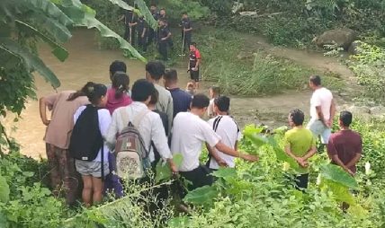 खोलाले बगाएर बेपत्ता बालिकामध्ये थप एक मृतावस्थामा फेला खोलाले बगाएर बेपत्ता बालिकामध्ये थप एक मृतावस्थामा फेला