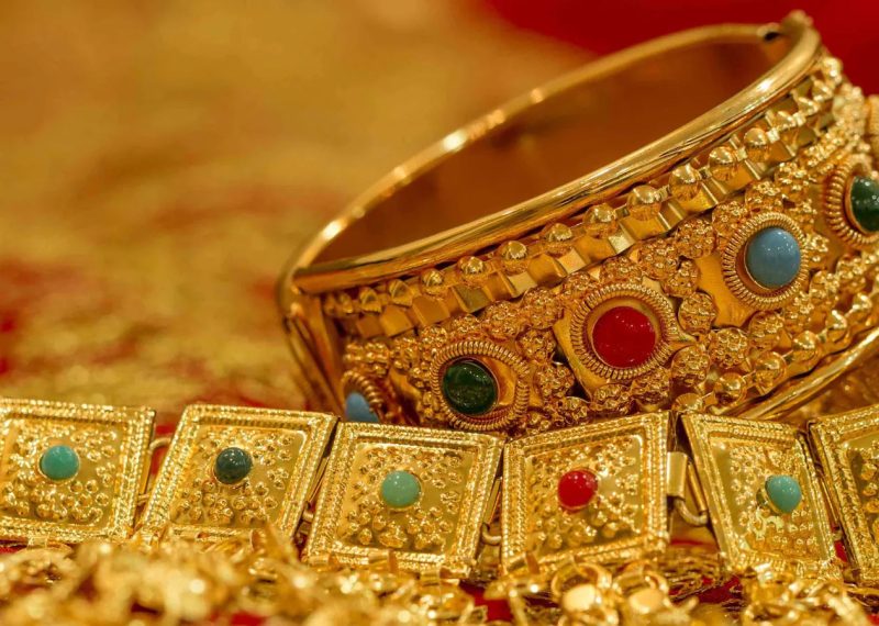 ह्वात्तै घट्यो सुनको मूल्य, प्रतितोला कतिमा हुँदै छ कारोबार ? ह्वात्तै घट्यो सुनको मूल्य, प्रतितोला कतिमा हुँदै छ कारोबार ?