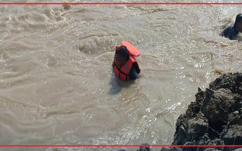 लालबकैया खोलामा डुबेर दुई बालबालिकाको मृत्यु, एक अझै बेपत्ता