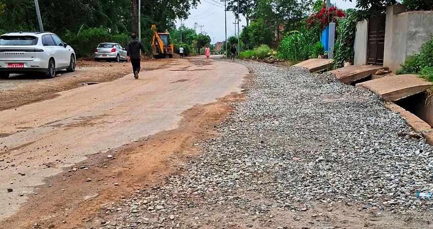 सात महिनामा सक्ने सम्झौता भएको सडक दुई वर्षमा पनि सकिएन